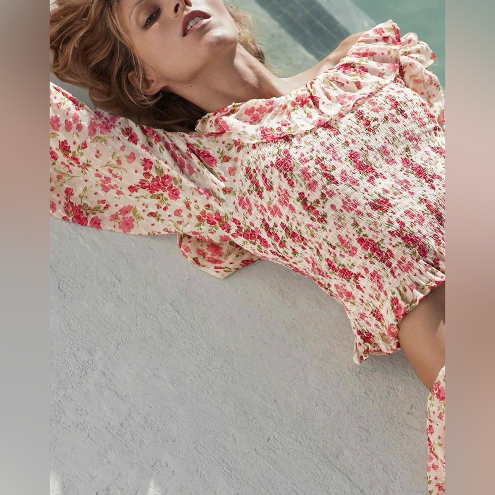 ZARA | On/Off the Shoulder Smocked Ruffle Floral Blouse